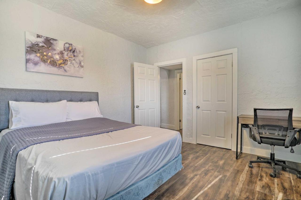 Hébergement de vacances Charming And Quaint House With Backyard! *